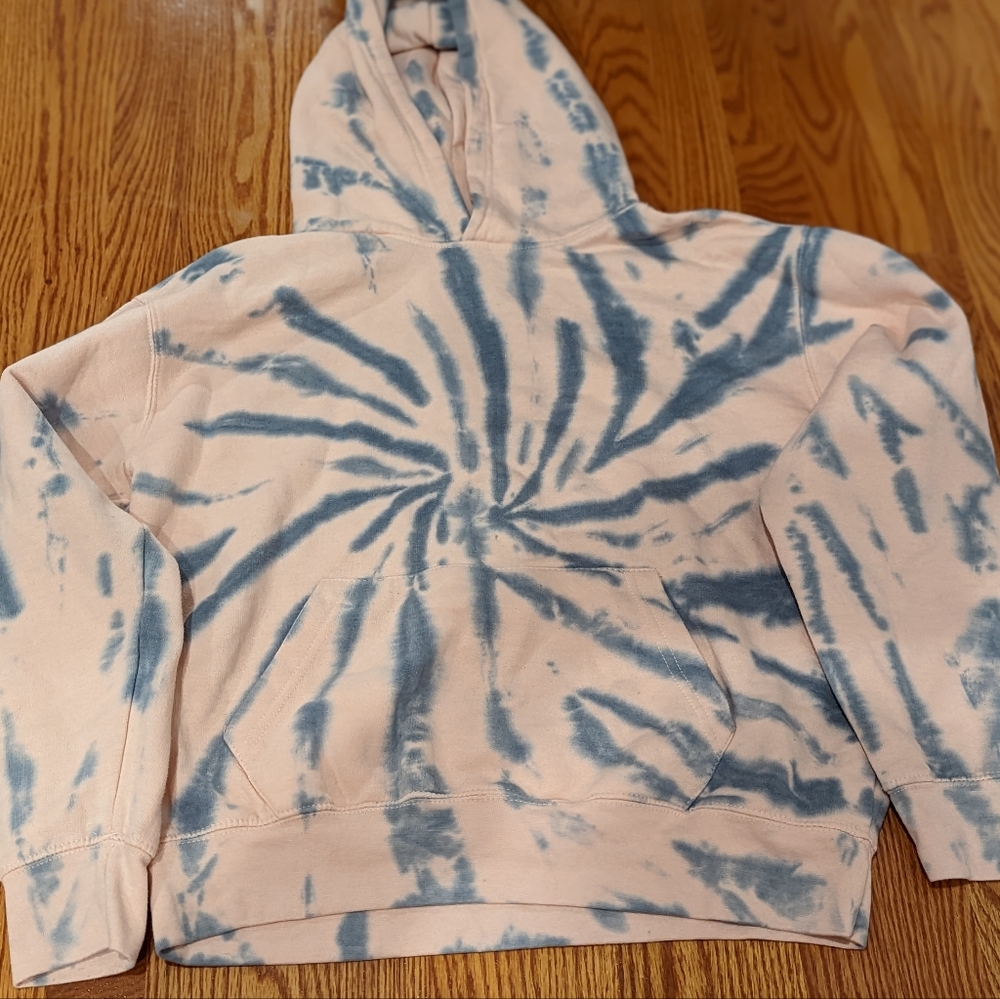 Forever 21 Barbiecore hooded tie-dye sweatshirt for teens with kangaroo pockets
